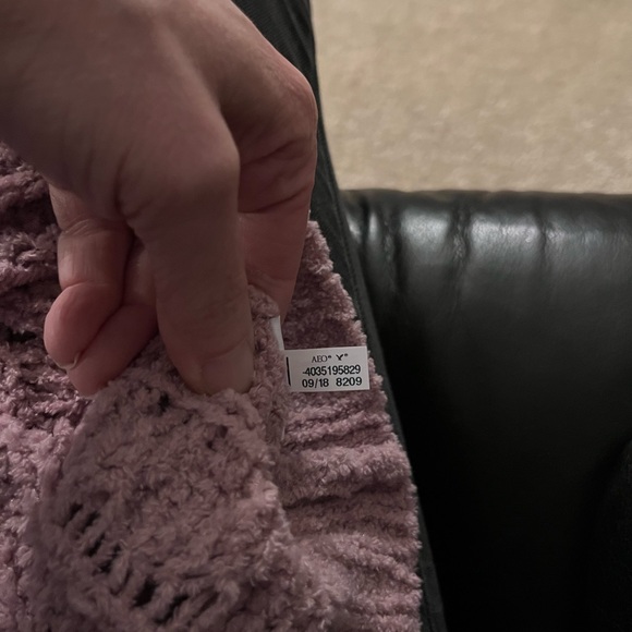 American Eagle Lavender Super Soft Sweater.  Size Small. - Picture 7 of 7